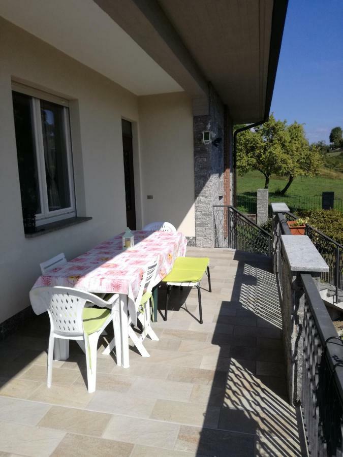 Casale Cadeloro Apartment Nebbiuno Exterior photo